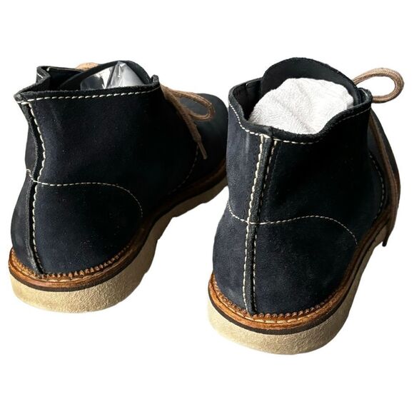 CLARKS Dark Blue Suede Chukka Boots Men’s Size 9 Lace Up Cream Laces Stitching